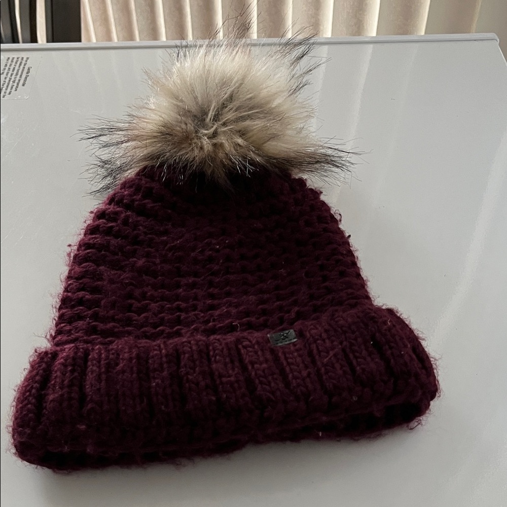 D&Y Burgundy Knit Hat with Faux Fur Pom